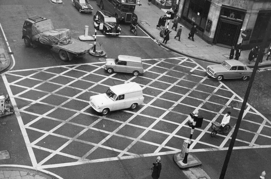 Chaos, hand signals and the 'code': Driving in 1950s London