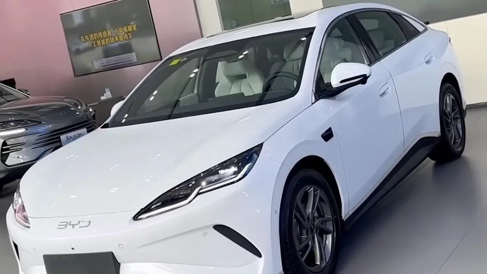 BYD, Battery, BYD's $16,000 sedan now charges in 6 minutes with its new Blade Battery