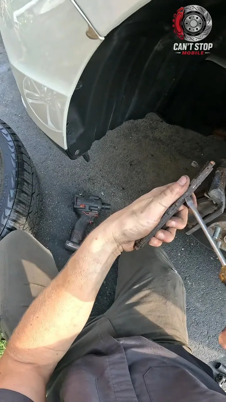 Mechanic Claims Dealership’s 300-Point Inspection Missed ‘Bare Metal’ Brakes on Used Acura