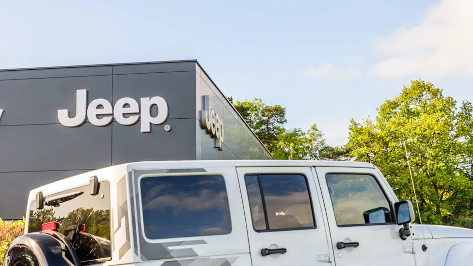 Jeep, Jeep Cherokee, Hybrid wave hits SUVs as Jeep revives Cherokee to extend gas mileage