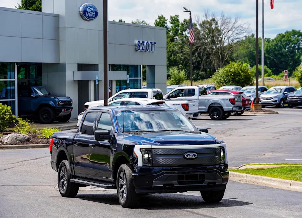 New car prices soared to the highest level yet this year