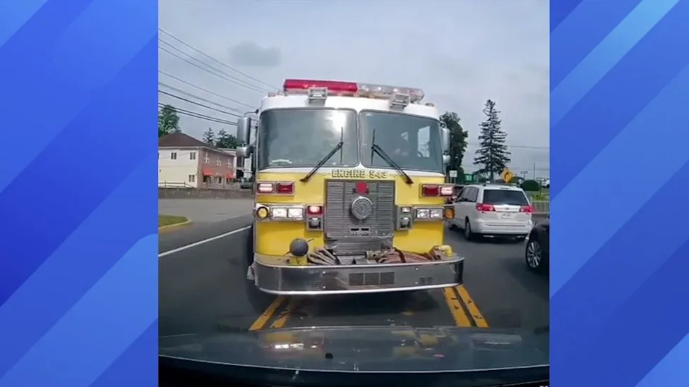 Dashcam Footage Shows Selfish Driver Refusing To Move for a Fire Truck