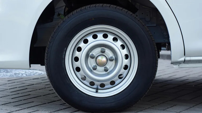 What Are The Benefits Of Using Alloy Wheels Over Steel?