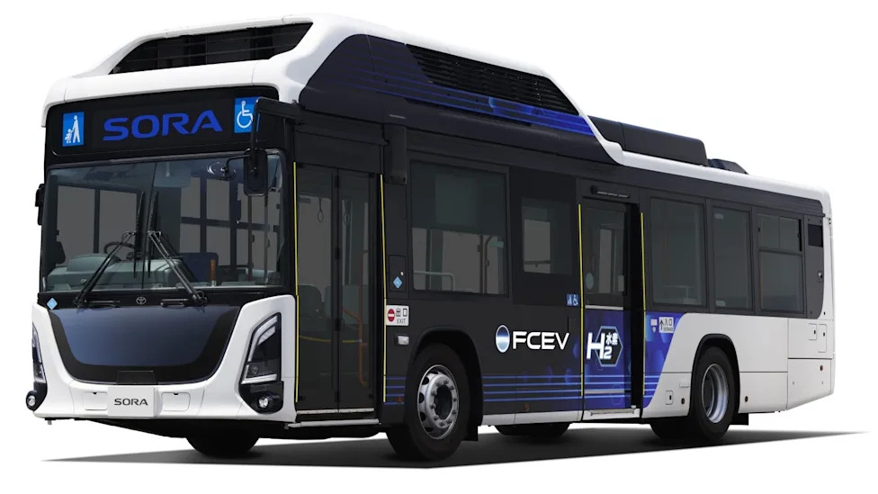 Toyota, Isuzu, Toyota and Isuzu launch updated hydrogen fuel cell bus