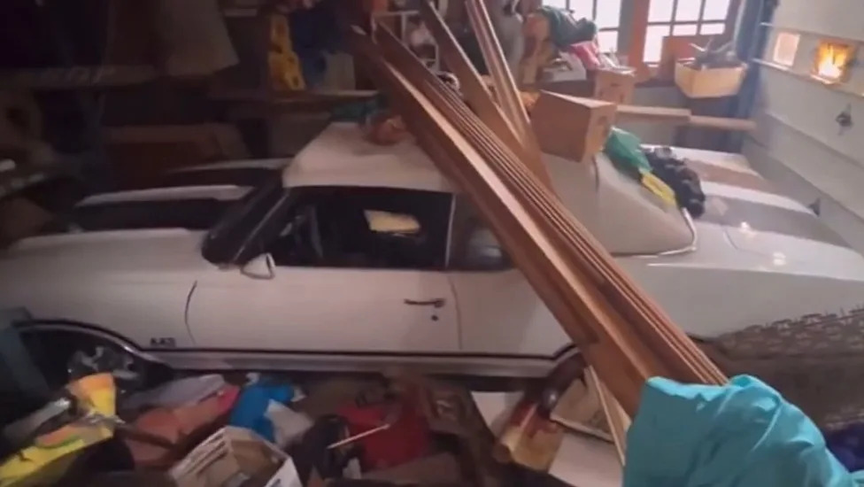 Oldsmobile, Rare Oldsmobile 442 Convertible Discovered in Abandoned New Hampshire Mansion