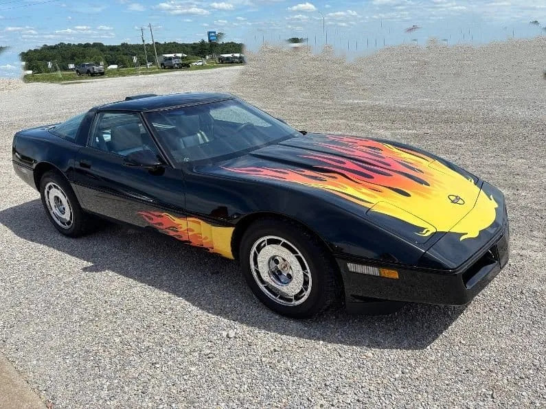 Flame-Painted 1986 Corvette Targa Brings Black-On-Gray C4 Attitude