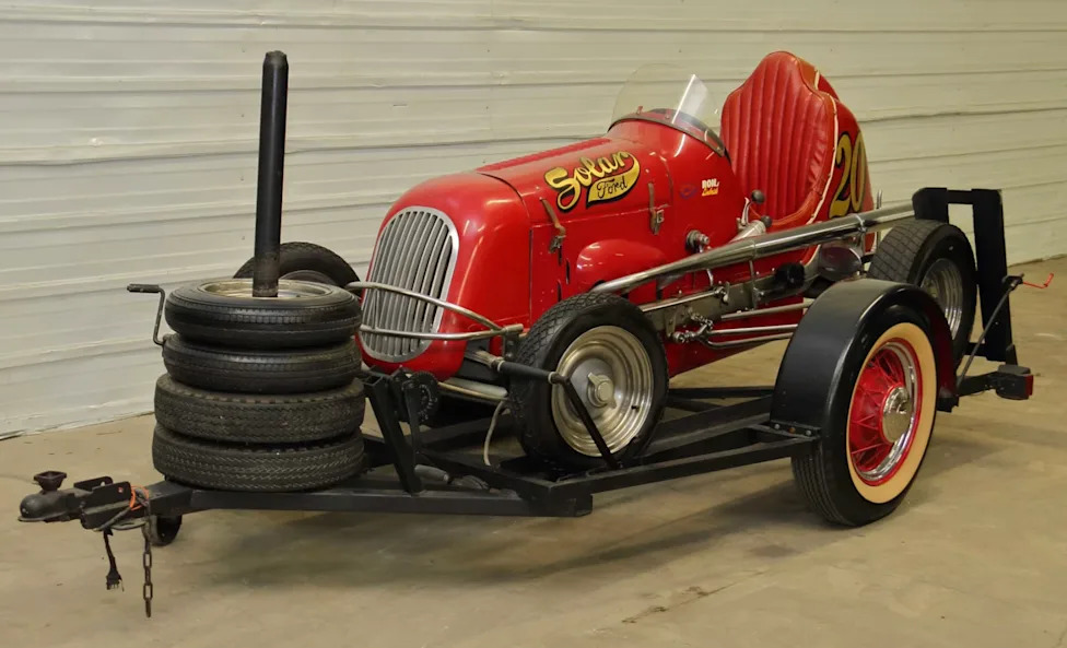 A 1946 Solar Midget That Raced Chicago's Meanest Bullrings Is Heading to Mecum's Nashville Block With No Reserve