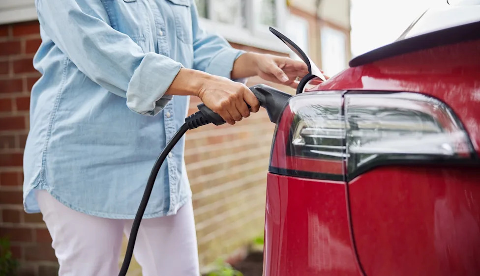 EV owner wants a charger with no app, and drivers point to 'dumb' units that just work