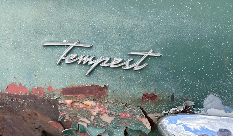 Roadside Find: This 1962 Pontiac Tempest LeMans Hides Pontiac's Wild "Trophy 4" Half-V8