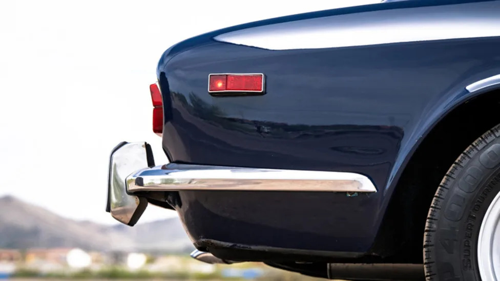 Why Cars From The '70s Have Those Giant Bumpers
