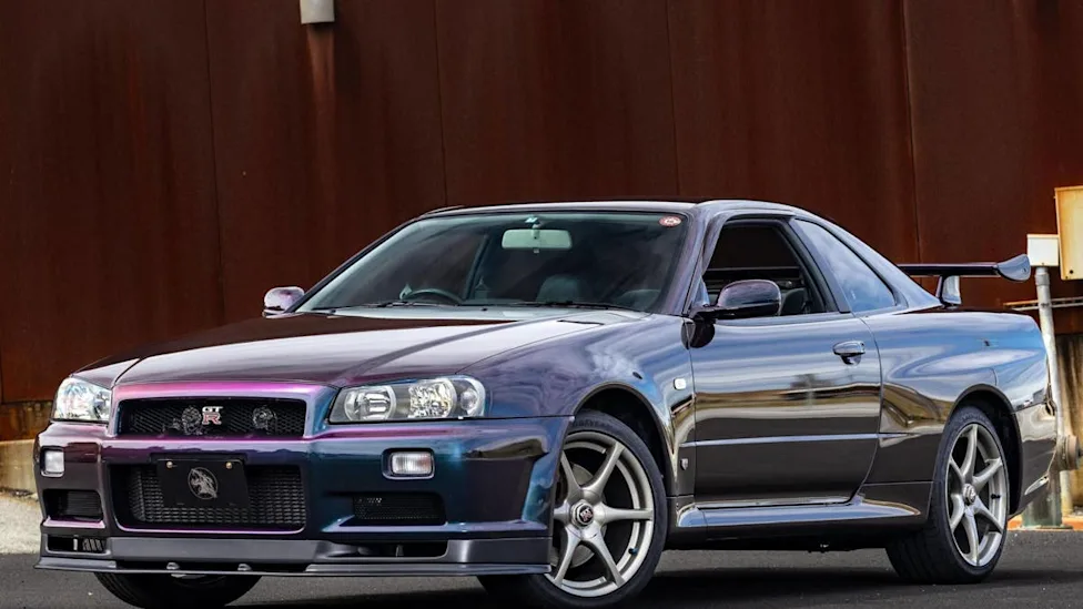 This 1999 Nissan Skyline GT-R V-Spec Pairs Midnight Purple With Just 6,000 Miles