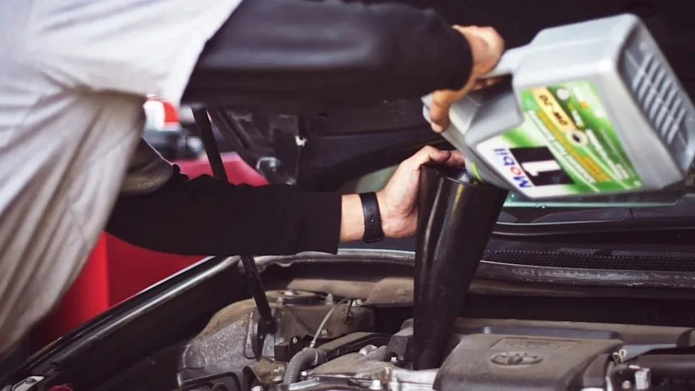 Mechanic Says a Japanese Oil Change Is Something We Should All Be Doing, but Is It Real?