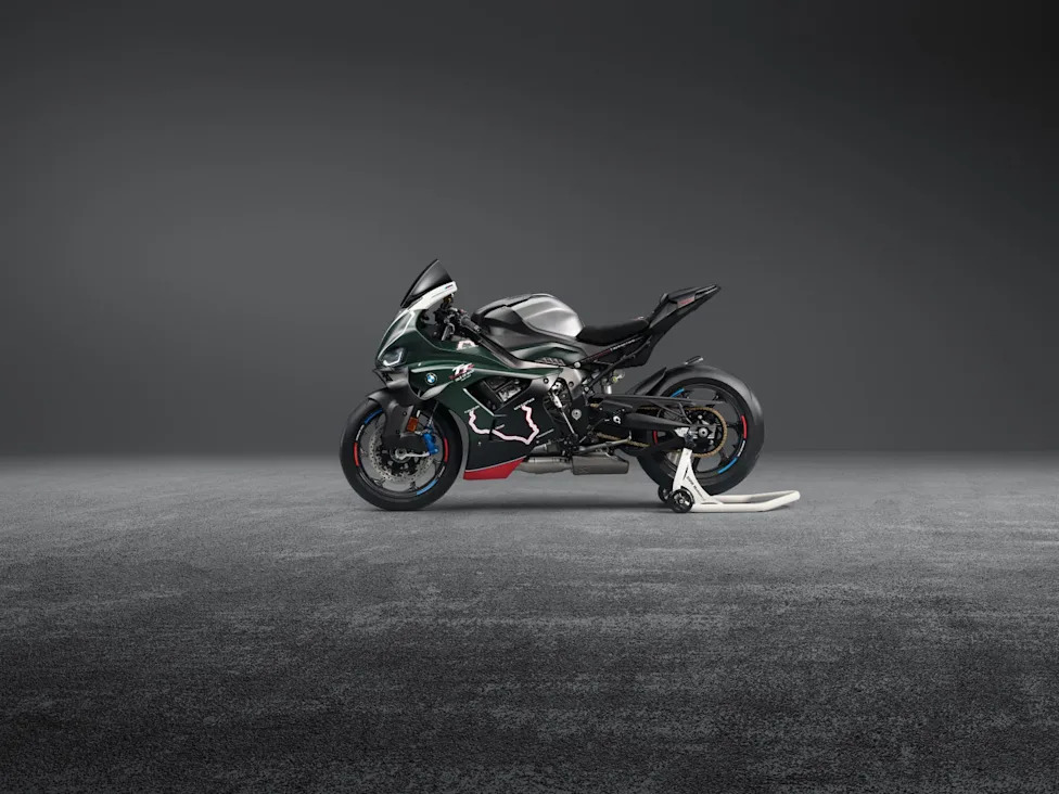 This New Limited-Edition BMW Motorcycle Celebrates the Famous Isle of Man TT Races