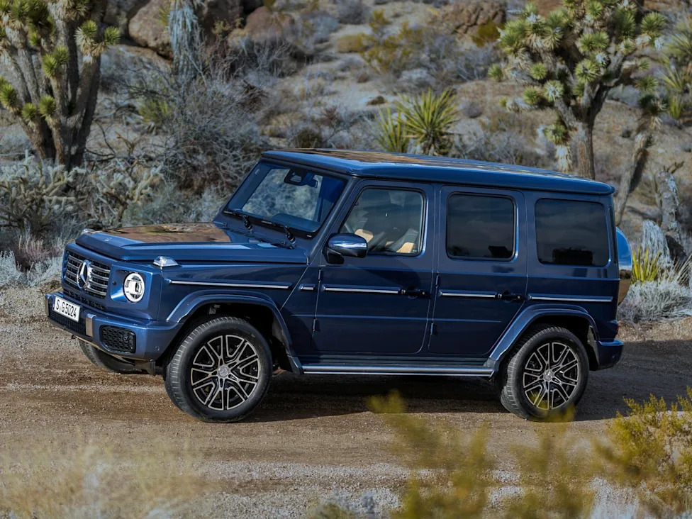 Mercedes Envisions an SUV That Floats Using Its Tires as Paddles