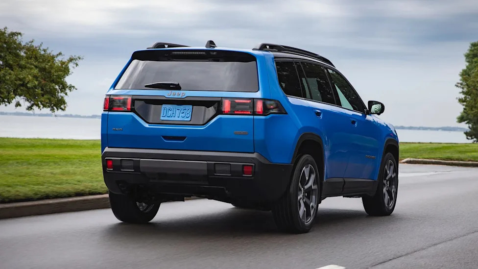 The Jeep Cherokee Just Came Back and It’s Already About to Be Replaced