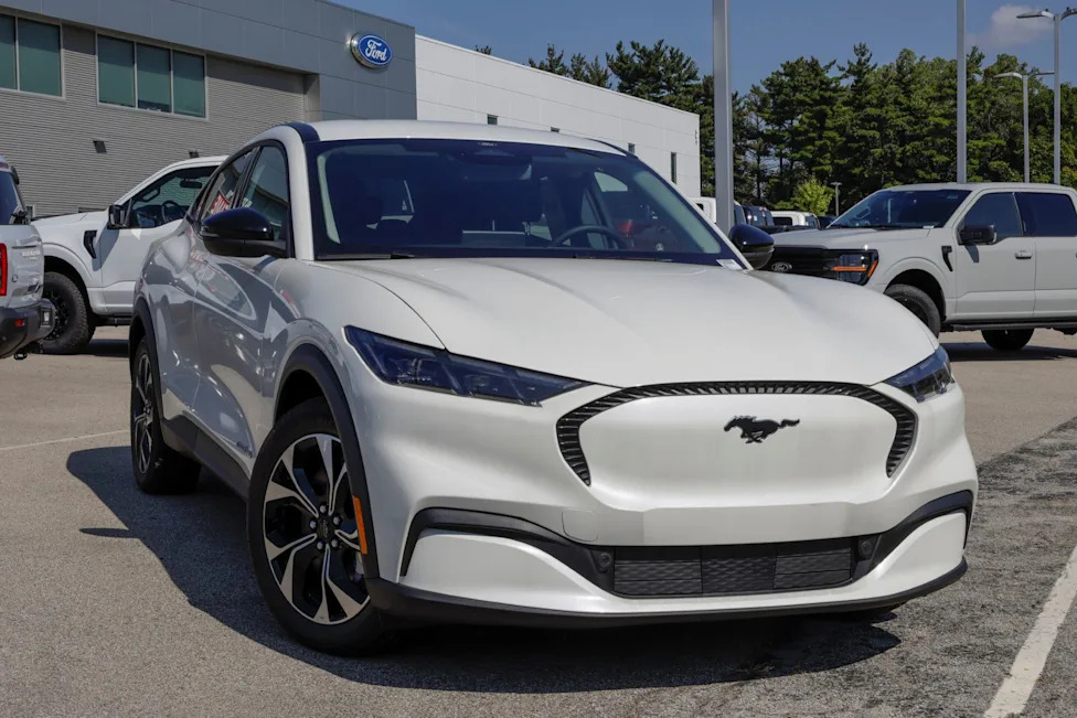 Ford, A New Jersey Ford Mach-E trip dropped to 2.4 miles per kWh, and the delays piled up