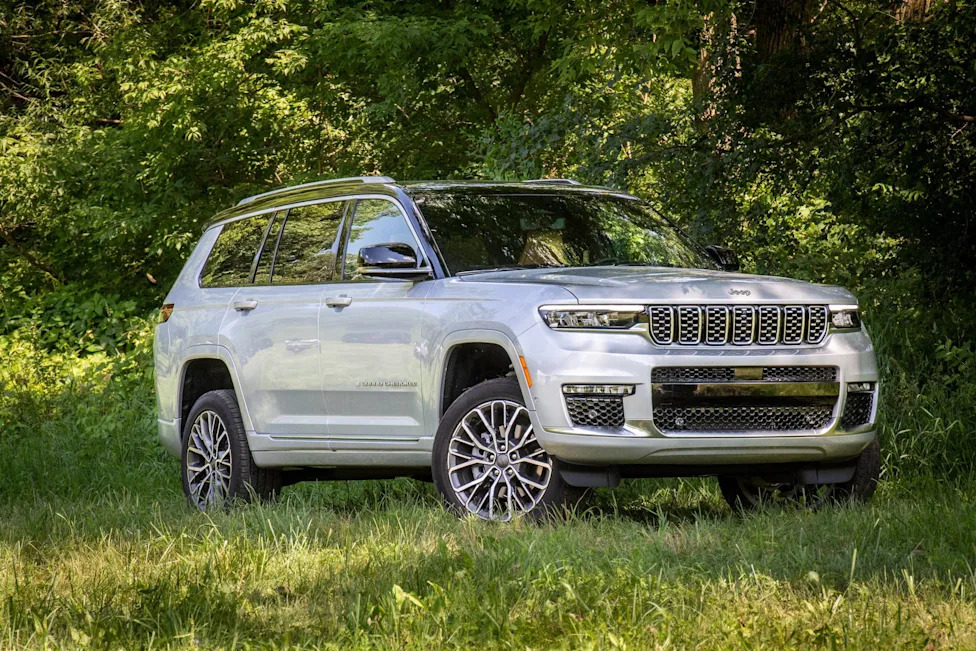 Jeep Recalls 328,381 Grand Cherokees for a Problem Two Recalls Didn’t Fix