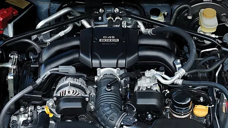 H4 Vs. V6: What's The Difference Between These Engines?