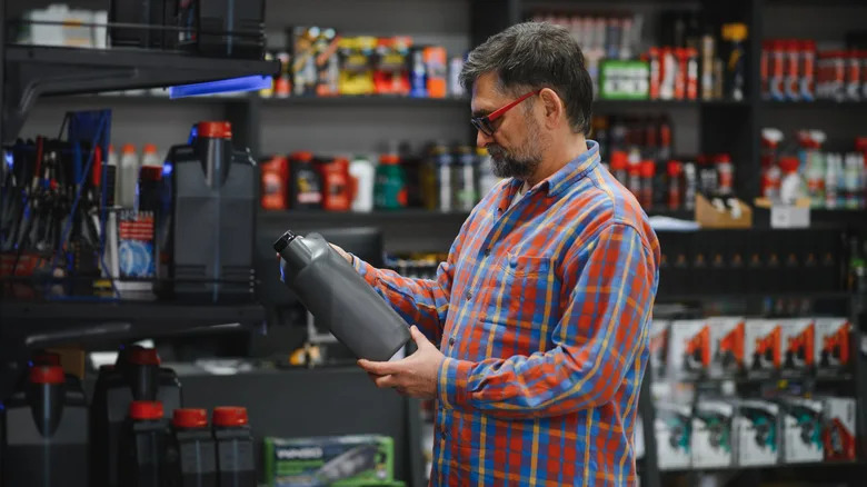 Which Oil Do F1 Teams Use? (And Why You Can't Use It In Your Car)