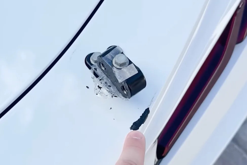Darn: Some Chevy Corvette ZR1 Owners Report Paint Chipping at 180 MPH and Above