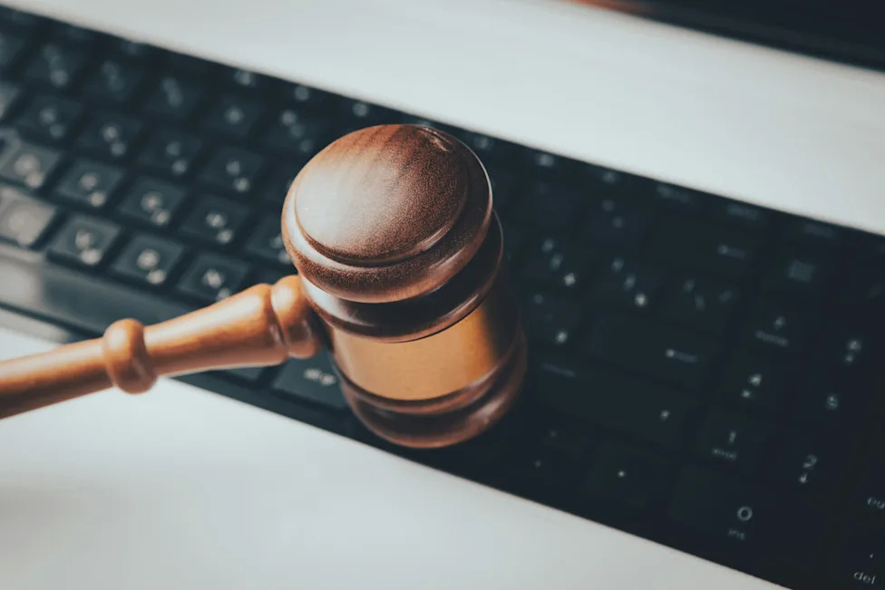 Do Lower Online Auction Fees Really Produce Higher Bids?