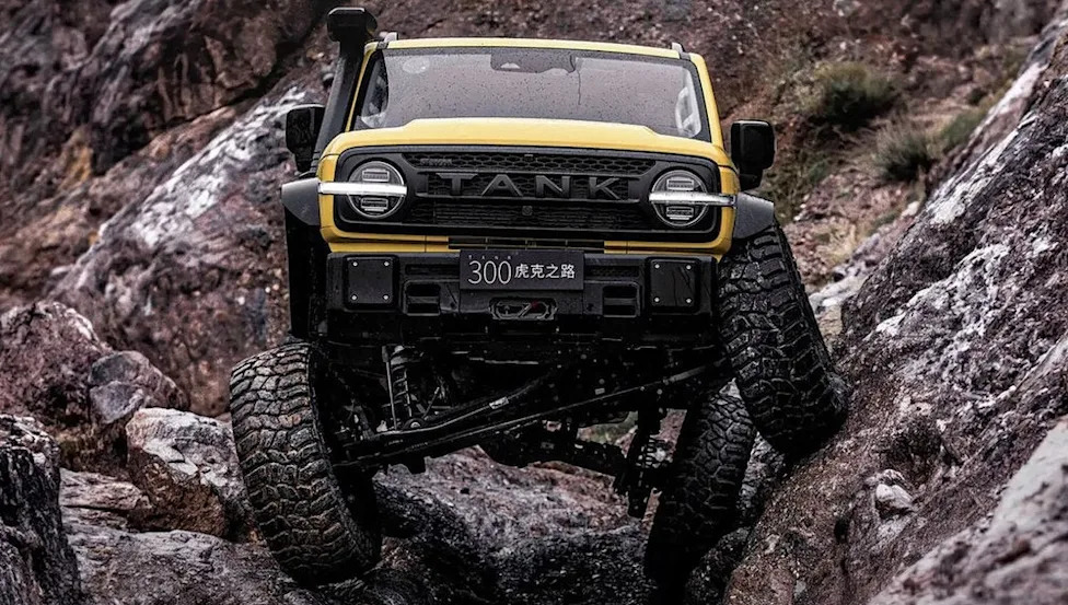 Tank 300 Hooke Trail Gets Solid Front Axle For Rock Crawling