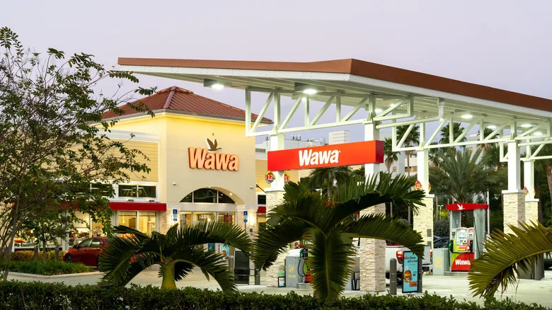 The Reason So Many US Gas Stations Are Turning Into Massive Convenience Stores