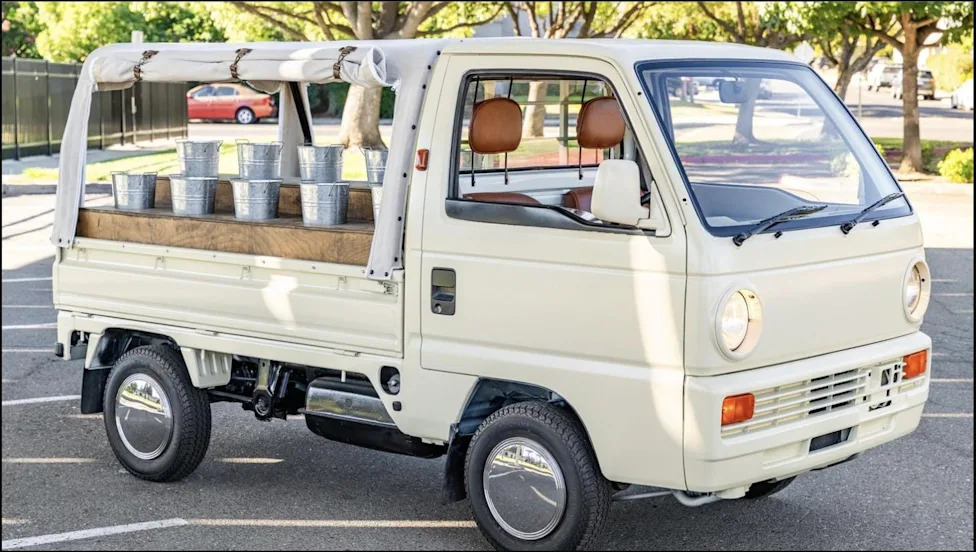 This No-Reserve 1988 Honda Acty 4WD Moonlights as a Traveling Flower Truck