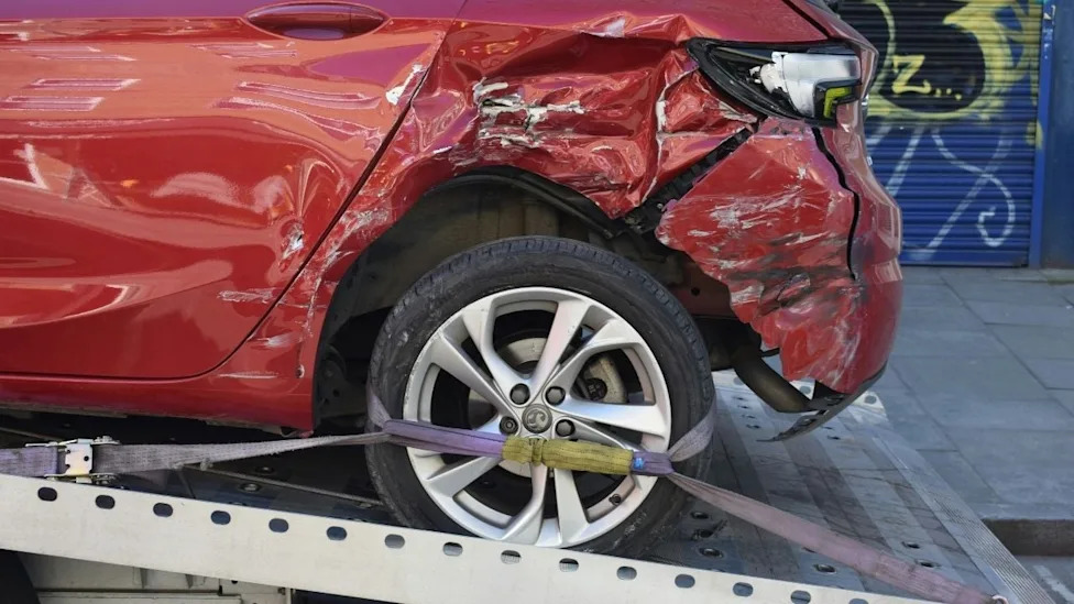 After a Traffic Hit-And-Run, A Woman Advises Others to Record a Voice Memo To Catch the Driver