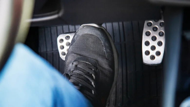 Tail Lights And Brake Lights Are Not The Same Thing - Here's The Difference