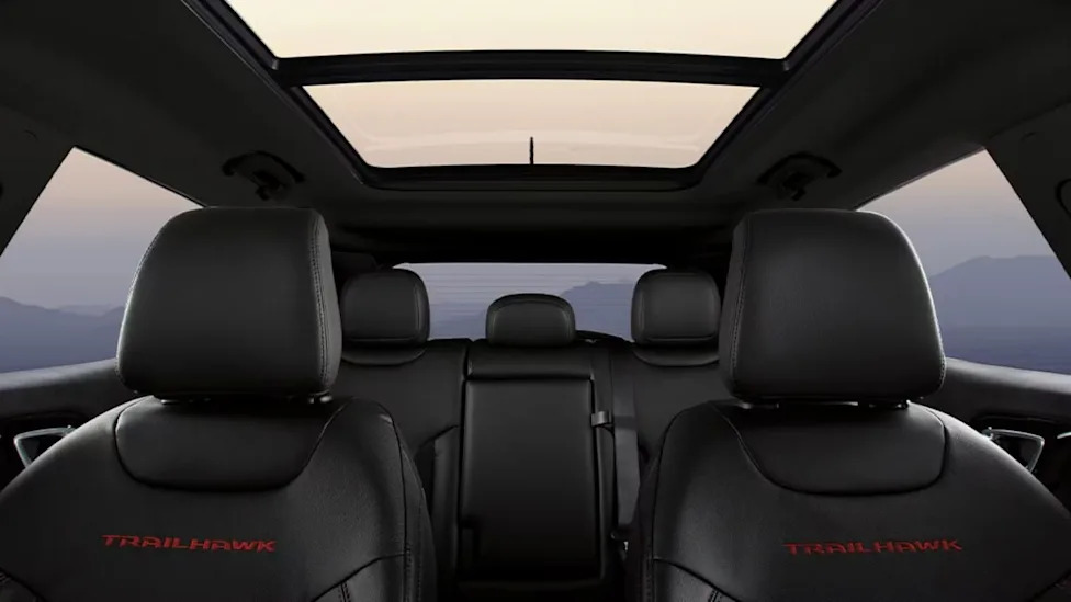 Jeep Compass Owner Pays for Simple Back Seat Fix After Viral Mechanic Video