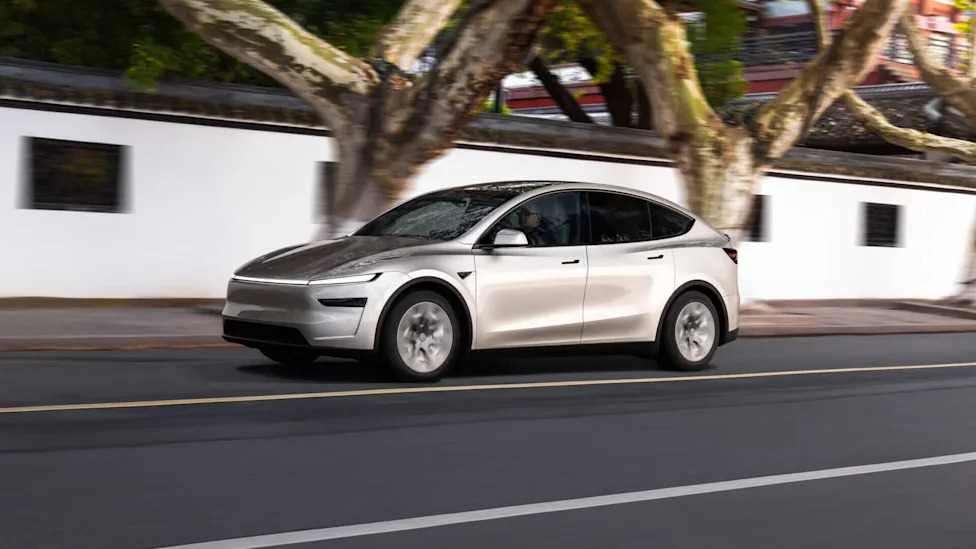 EPA Gives Model Y L Premium AWD More Range Than Tesla's Own Configurator
