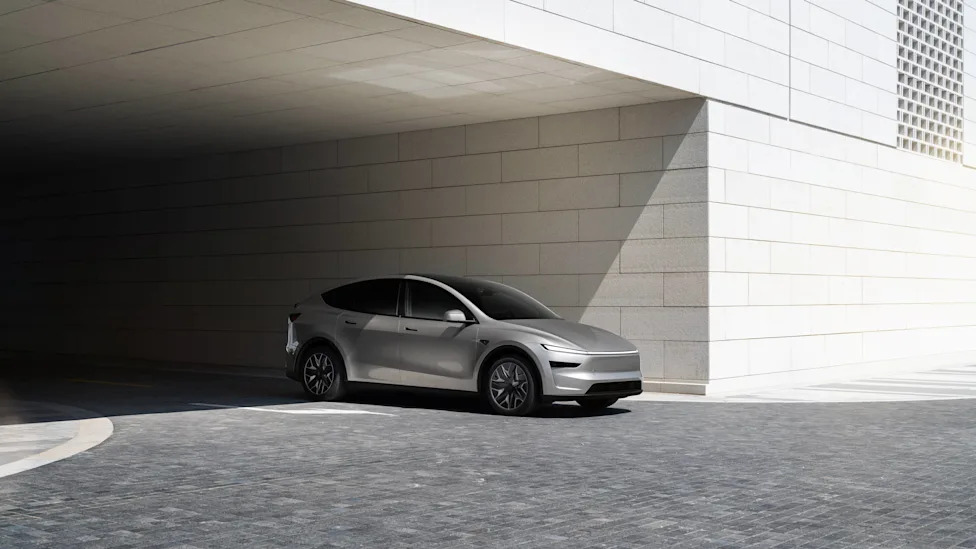 Tesla Lawsuit Claims Car Spontaneously Caught Fire With Children Inside