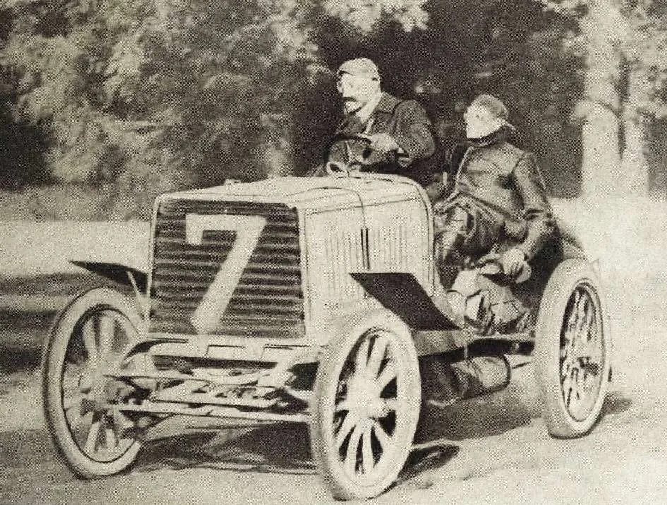 Today in Collector Car History: The First Vanderbilt Cup (Oct. 8, 1904)
