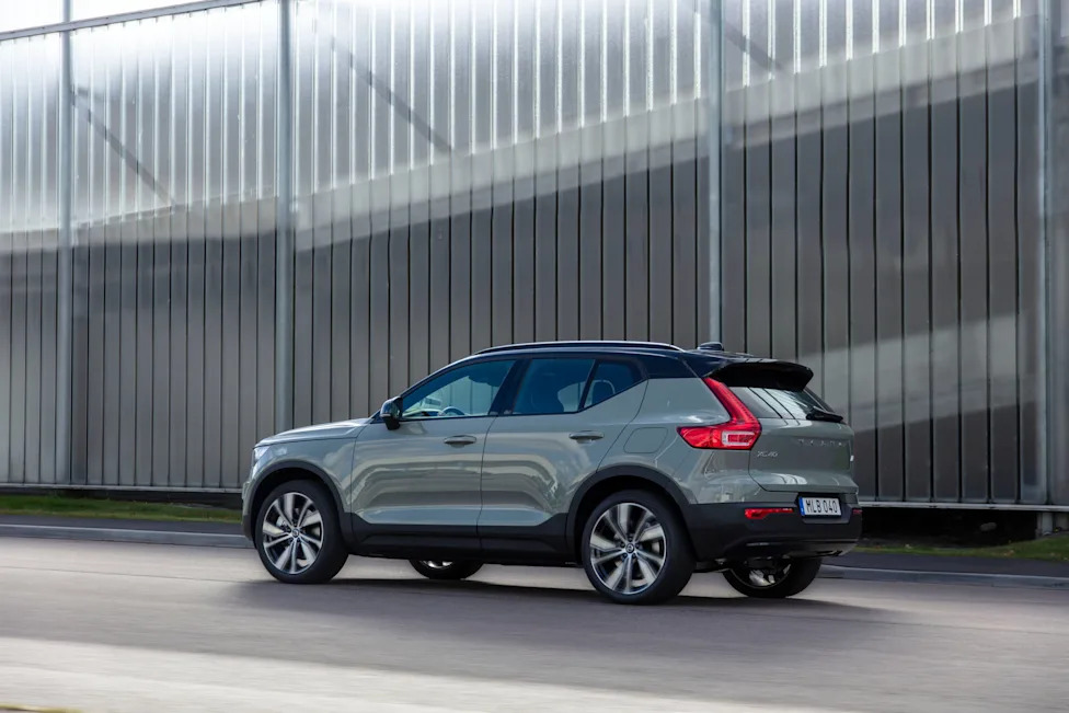 2025 Volvo XC40