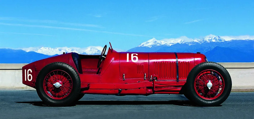 Maserati Marks 100th Anniversary With 250F Inspired Livery on the GT2 Stradale