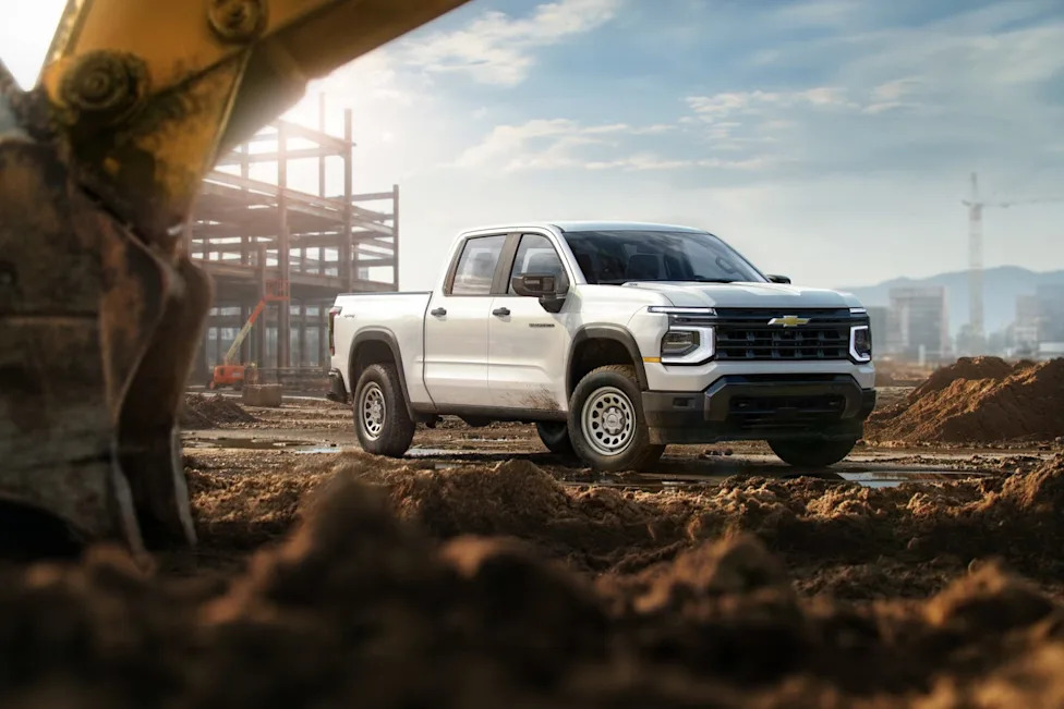 The New Chevy Silverado’s Base Model Has Tons of Appealing New Stuff
