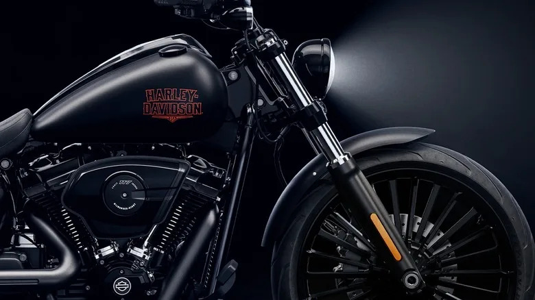 Harley-Davidson Is Blacking Out The Breakout With A Hardcore New Trim
