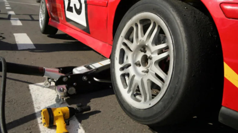 Why Did Car Manufacturers Switch From Lug Nuts To Lug Bolts?