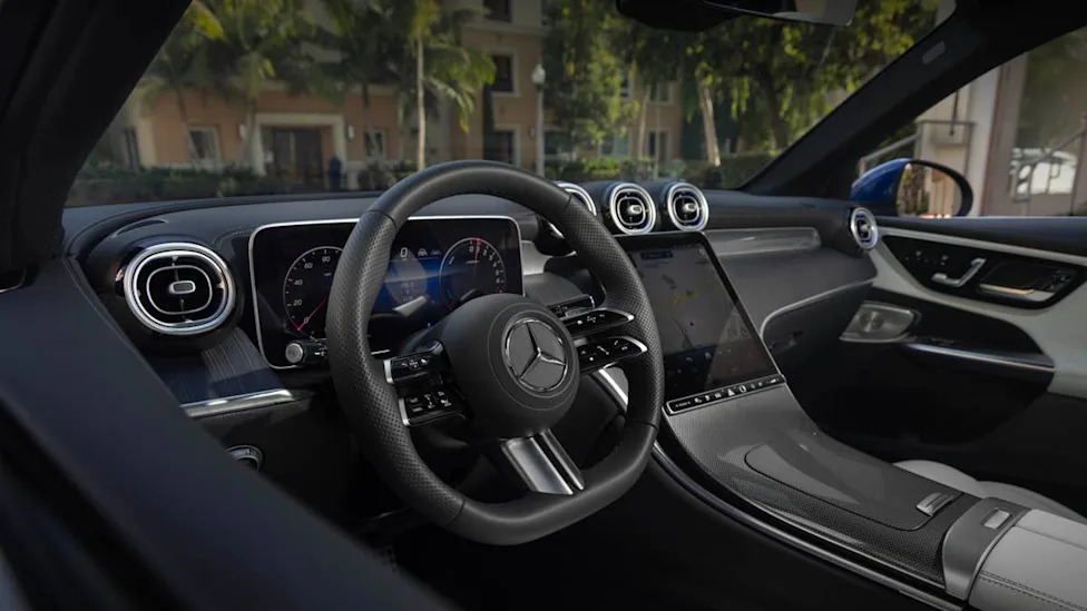 2025 Mercedes-Benz GLC