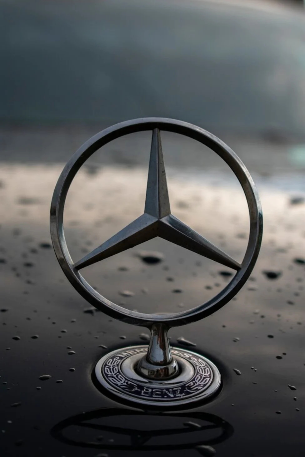 Mercedes Recalled 310,000 Cars Over a Rollaway Risk, and the Parking Brake Was Never the Problem