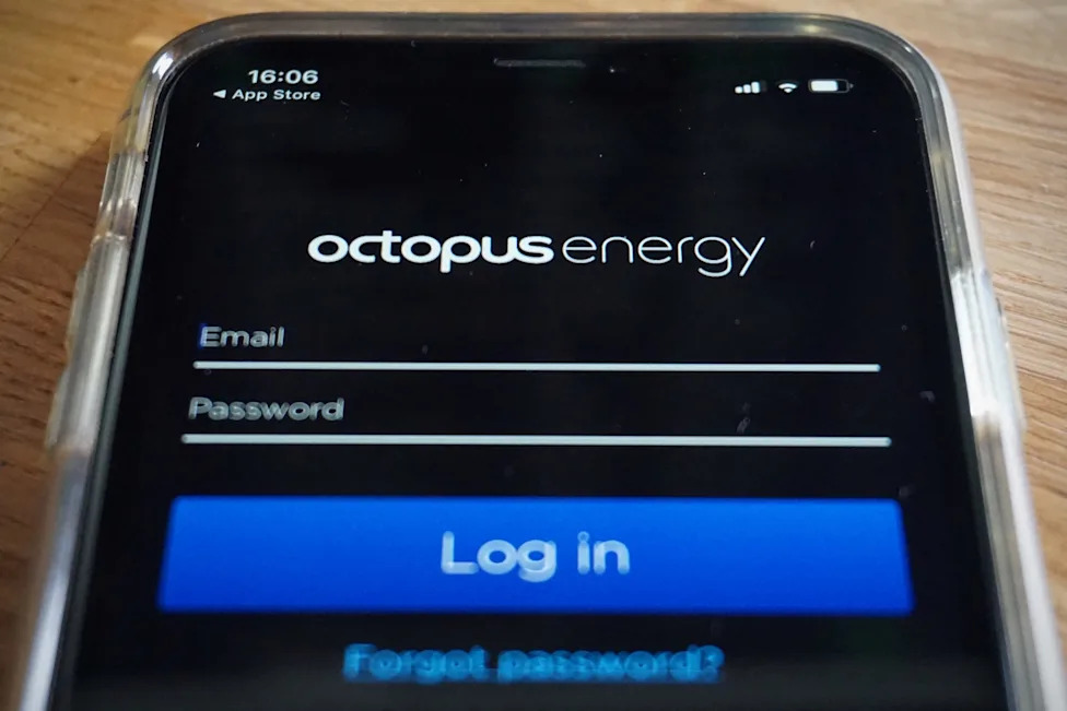 EV owner says Octopus scheduled cheap afternoon charge, then billed most of it at peak rate
