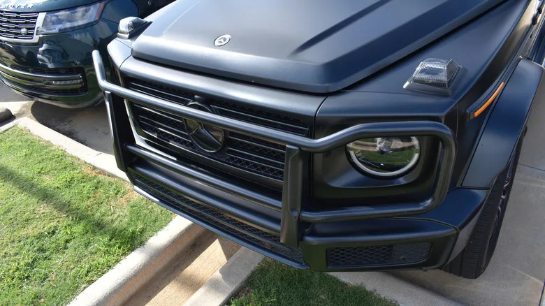 The Pros And Cons Of Adding A Grill Guard To Your Truck