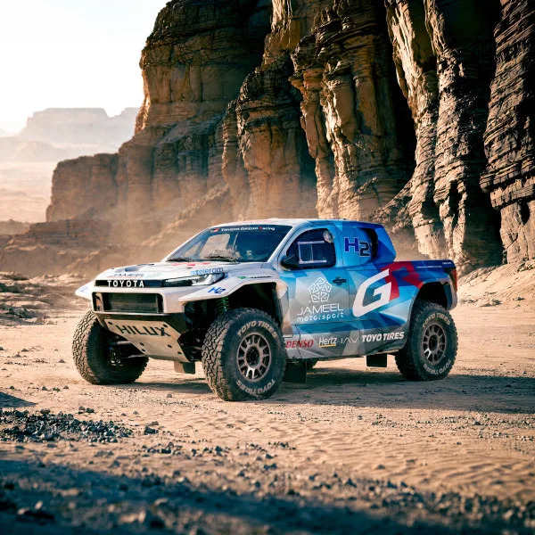 Toyota to Unleash Hydrogen-Powered Hilux at Dakar Ahead of 2028 Road Debut