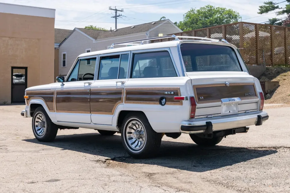Final-Year Jeep Grand Wagoneer Draws Bidding as Auction Nears Close