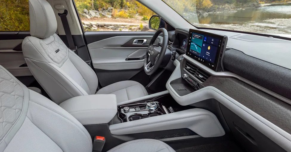 Ford Drops a Summer Explorer Lease Deal With a Free Maintenance Plan for July