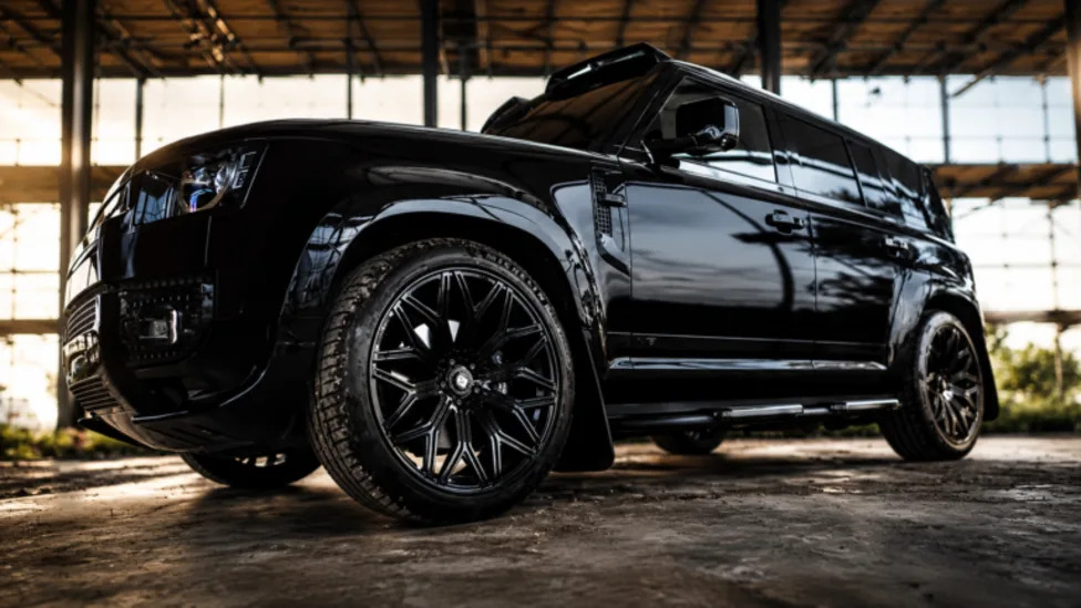 This £2,000 Temu Body Kit Turned a Landlord’s Defender Into Something That Looks £250,000