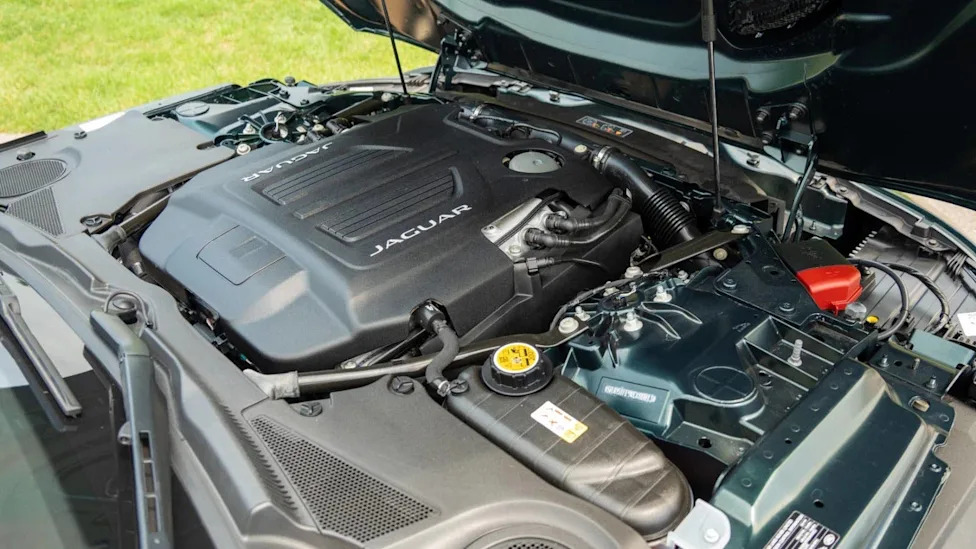 A 330-Mile 2024 Jaguar F-Type R75 Just Hit the Market at...