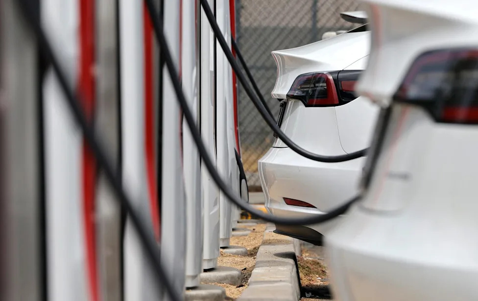 California Now Offers a $3500 Rebate for 1st-Time EV Buyers