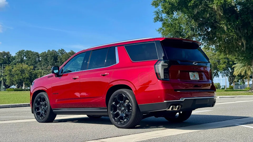 GM’s V8 SUVs Still Get the Same 17 MPG They Did in 2010